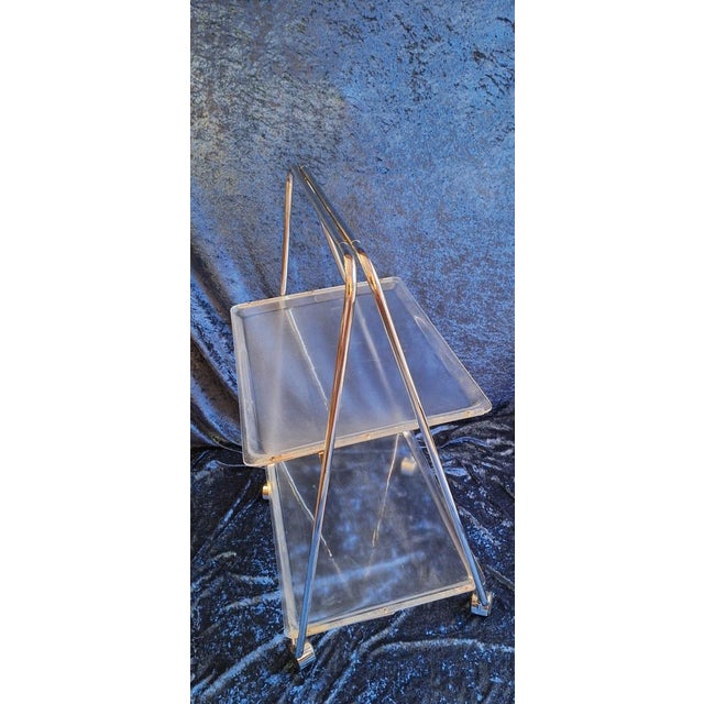 1970s Vintage Collapsible Tea Cart with Chrome-Plated Metal Frame and Acrylic Shelves, 1970s For Sale - Image 5 of 11