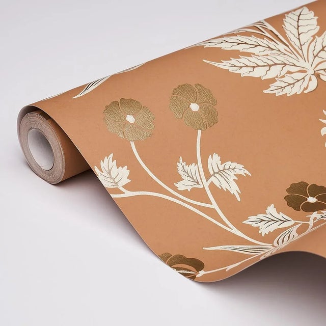 Schumacher Sample - Schumacher x Neisha Crosland Culpeper Wallpaper in Ox Orange For Sale - Image 4 of 5