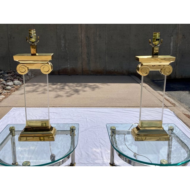Chapman Manufacturing Company Lucite & Brass Ionic Column Table Lamps - a Pair For Sale - Image 4 of 13