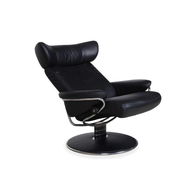 Set of Black Leather Jazz Recliner and Ottoman from Stressless For Sale - Image 4 of 17