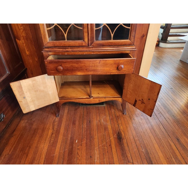 Antique 1900's Maple Georgian Style Display Cabinet For Sale - Image 6 of 7