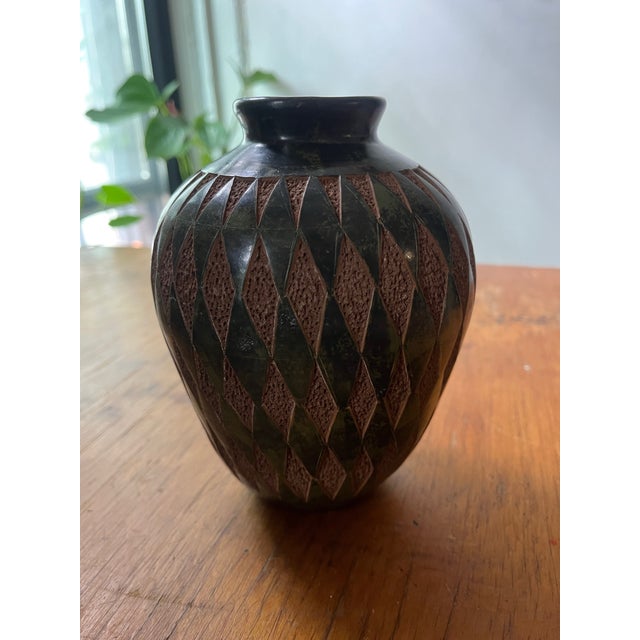 Mid 20th Century Darwing Calero Potosme South American Studio Pottery Vase Signed Hand Painted For Sale - Image 5 of 7