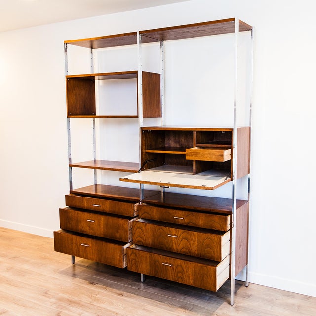 Founders Furniture Company 1970s Restored Mid Century Freestanding Modular Wall Unit by Jack Cartwright for Founders, Attributed For Sale - Image 4 of 15