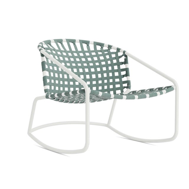 Brown Jordan Kantan Aluminum Motion Lounge Chair in Chalk with Spa Suncloth Strapping For Sale