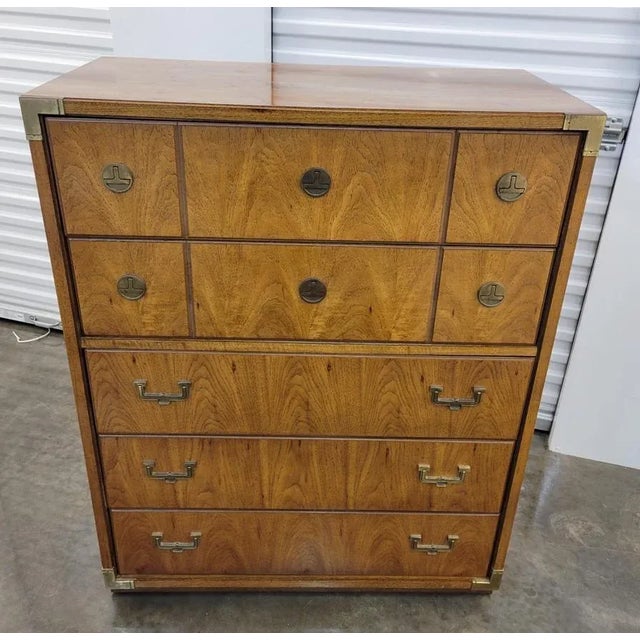 Huntley Furniture Co. Vintage Huntley Thomasville Pecan Campaign Style 5 Drawer Chest For Sale - Image 4 of 11