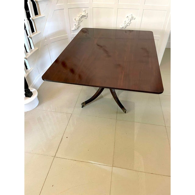 Large Regency Figured Mahogany Dining Table, 1825 For Sale - Image 4 of 16