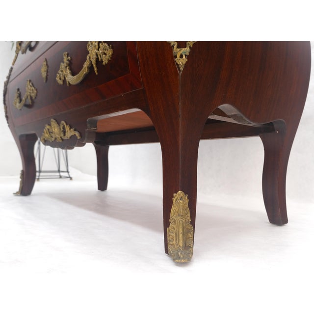 Louis XV Bombe Style Bronze Mounted Mahogany Rouge Marble Top Commode Dresser For Sale - Image 4 of 17