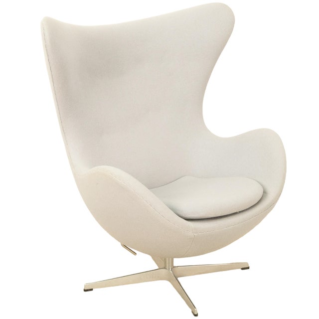 Mid Century Modern Egg Lounge Chair & Ottoman Arne Jacobsen for Fritz Hansen For Sale - Image 12 of 18
