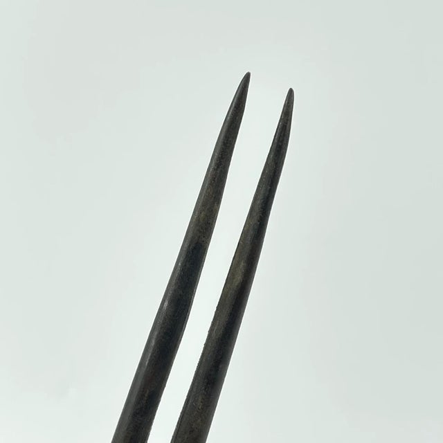 Early 20th Century Nyamwezi Figural Engagement Hair Pick Tanzania For Sale - Image 4 of 6