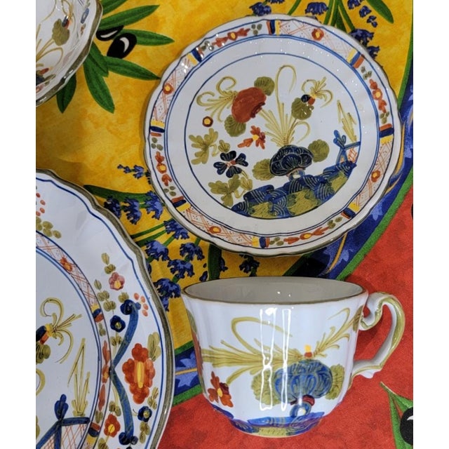 Vintage Amm Faenza Garofano 5-Piece Place Setting - Hand-Painted Italian Majolica For Sale In Dallas - Image 6 of 8