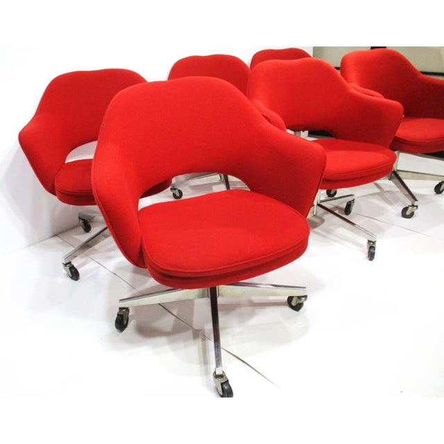 Mid-Century Modern 6 Eero Saarinen Upholstered Rolling Vintage Dining Chairs for Knoll For Sale - Image 3 of 16