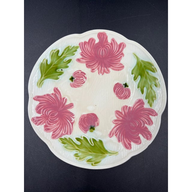 Ceramic Pair of Early 20th Century Majolica Floral Plates For Sale - Image 7 of 12