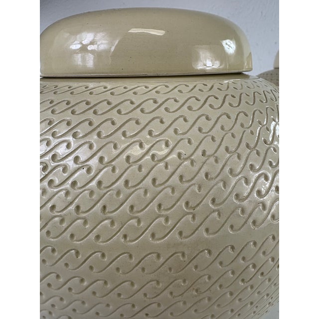 1960s Mid-Century Vintage Chinoiserie Modern Ginger Jars With Lids For Sale - Image 5 of 12