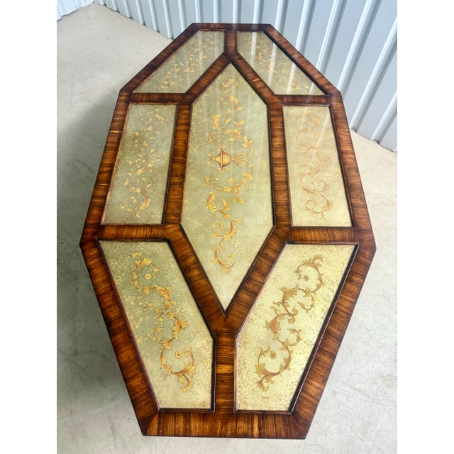 Art Deco Vintage Theodore Alexander Style Two-Tiered Octagonal Eglomisé Mahogany Cocktail / Coffee Table For Sale - Image 3 of 11