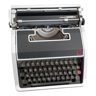 Lettera Dl Typewriter by Ettore Sottsass for Olivetti, 1965 For Sale