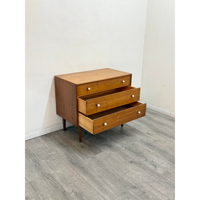 1960s Mid Century Modern Chest of Drawers For Sale - Image 5 of 11