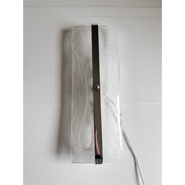 Trasparent Venied-White "Alabastro" Murano glass wall sconces with Metal frame on view in chrome. A jewel of hight italian...