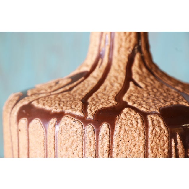 1960s Mid Century Modern Lava Drip Glaze Studio Craft Pottery Table Lamp For Sale - Image 10 of 13