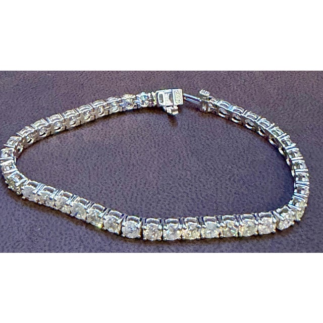 39 Round Diamond 25 Pointer Each , 10 Carat Tennis Bracelet in 18 K White Gold For Sale In New York - Image 6 of 8