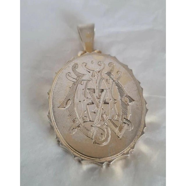 19th Century Victorian Sterling Silver Oval Locket & Chain, 1890 For Sale - Image 5 of 12