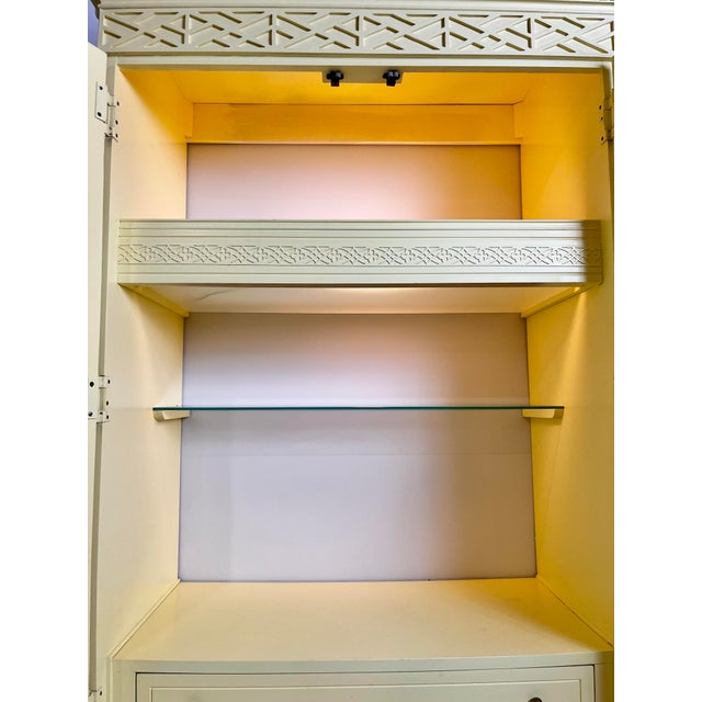 Light Yellow Vintage Chinoiserie Chinese Chippendale Pagoda Cabinet For Sale - Image 8 of 12