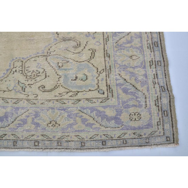 1960s Turkish Neutral Oversize Handmade Carpet For Sale - Image 9 of 11