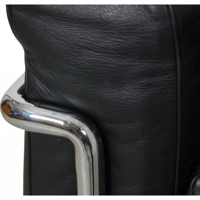 Vintage LC 2/1 Club Chair in Black Leather from Le Corbusier, 2000s For Sale - Image 15 of 18