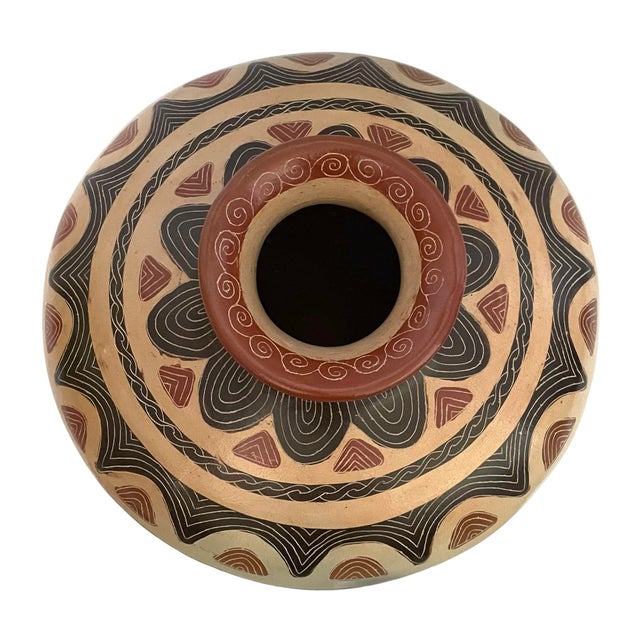 Tribal Vintage Costa Rican Guaitil Guanacaste Clay Pottery Storage Pot Vase Signed For Sale - Image 3 of 7
