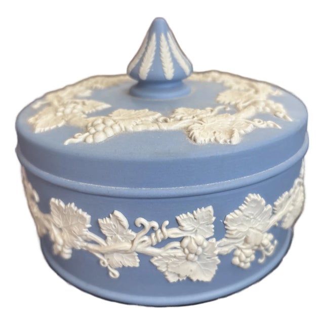 Antique Wedgwood Box Circa 1921 For Sale