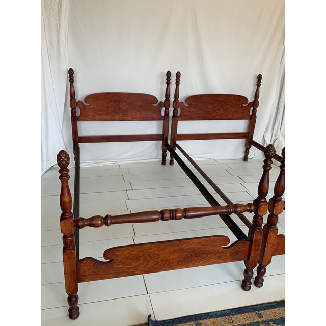 Pair of Vintage Pineapple Post 1950's Colonial Twin Size Bed Frames For Sale - Image 4 of 18