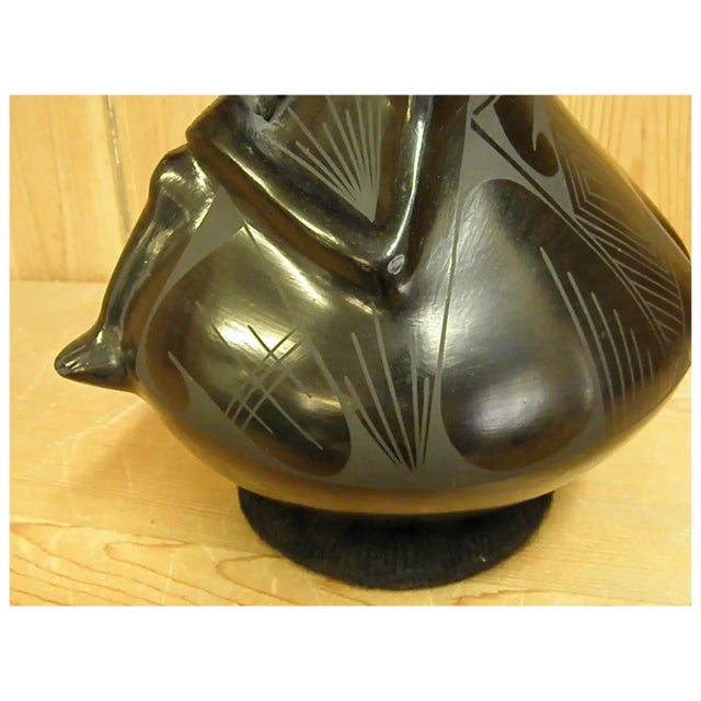 Late 20th Century Mata Ortiz Hand Coiled Blackware Effigy Pot by Rosa Quezada For Sale - Image 10 of 18