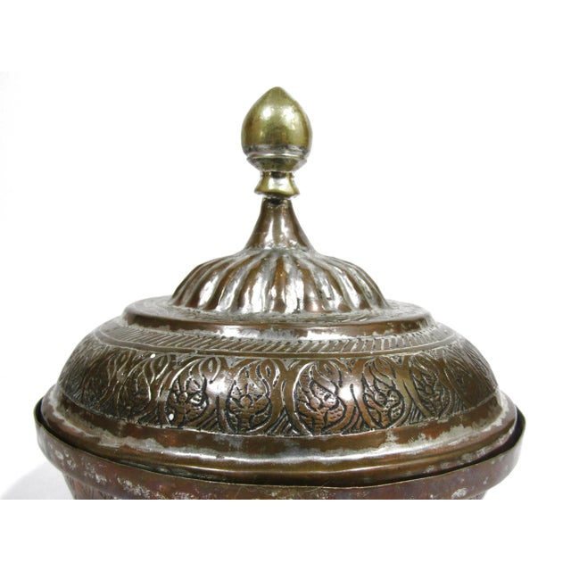 Persian 19th Century Beloochistan Balochistan Tinned Copper Bowl With Lid – Islamic Persian Middle Eastern Artistry For Sale - Image 3 of 9