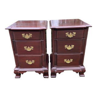 A Pair of Kling Pensilvania House Cherry Night Stands or Side Table For Sale