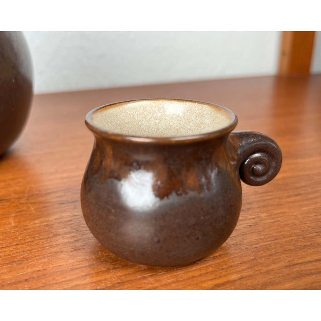 Mid-Century Modern German Studio Pottery Jug with Mugs by Melitta Teubner, 1960s, Set of 4 For Sale - Image 5 of 18