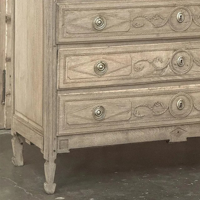 18th Century Liègeois Louis XVI Period Stripped Oak Commode For Sale In Dallas - Image 6 of 18