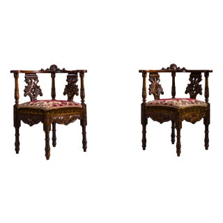19th Century Italian Renaissance Style Carved Walnut Corner Chairs, Set of 2 For Sale
