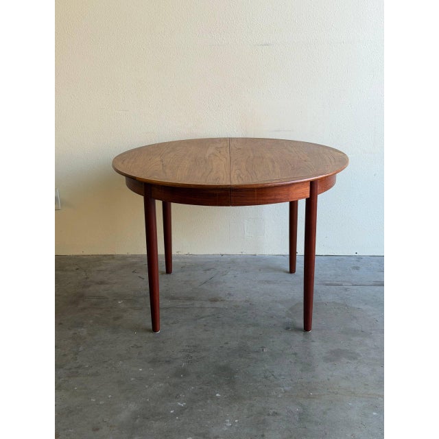 Mid-Century Modern Danish Teak Round Dining Table – Vintage Mid Century Modern Table 1960s For Sale - Image 3 of 9