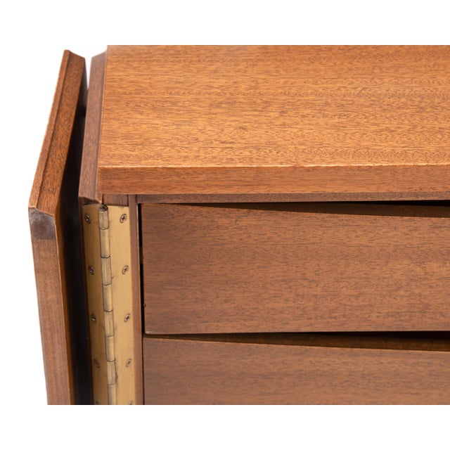Paul McCobb Calvin Irwin Collection Bi-Fold Door 4 Drawer Dresser Credenza Chest Mahogany Brass For Sale - Image 14 of 18