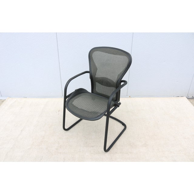 Herman Miller Herman Miller Ergonomic Aeron Side/Guest or Desk Chair Size B in Nickel Mesh For Sale - Image 4 of 12