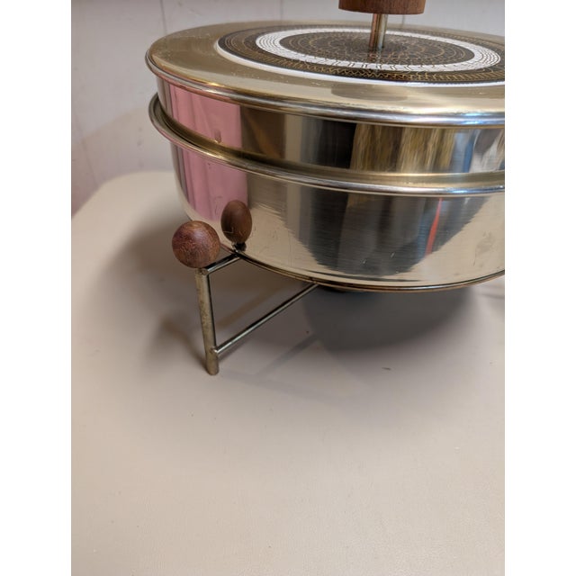 Metal Mid 20th Century Hollywood Regency Black Gold Dorothy Draper Style Food Chafing Dish Warmer & Skillet Set For Sale - Image 7 of 8