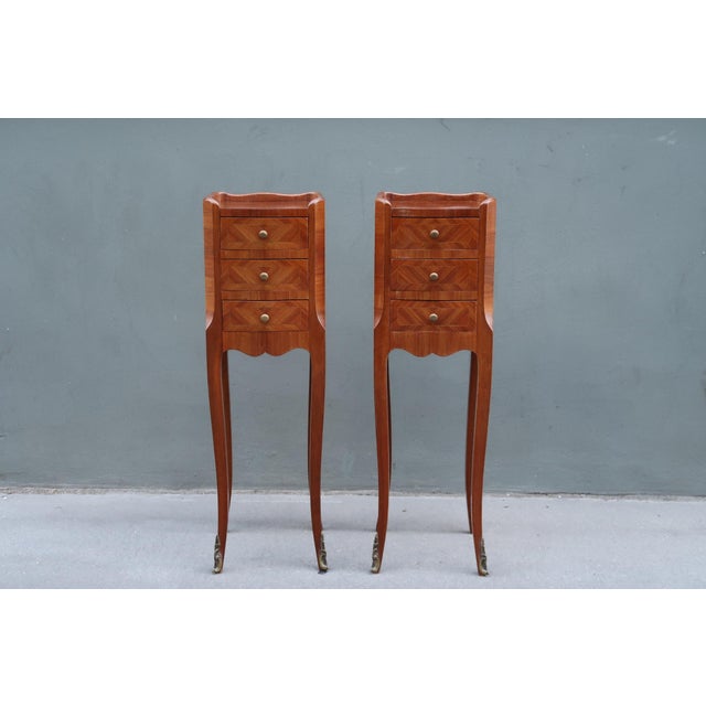 Brown 1930s Very Elegant Set of Two Narrow Rosewood French Louis XV Style Side Tables Nightstands. For Sale - Image 8 of 18