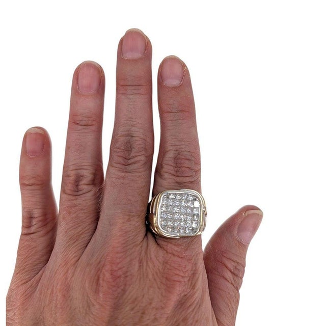 18kw Gents Invisible Set Diamond Ring, Size 10.25 For Sale - Image 6 of 6