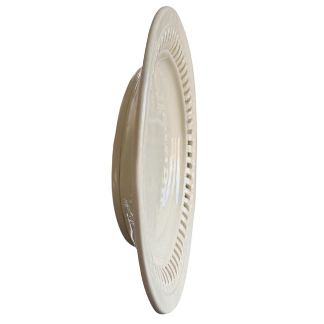 Pair of 19th Century Wedgwood Creamware Platters For Sale - Image 13 of 18