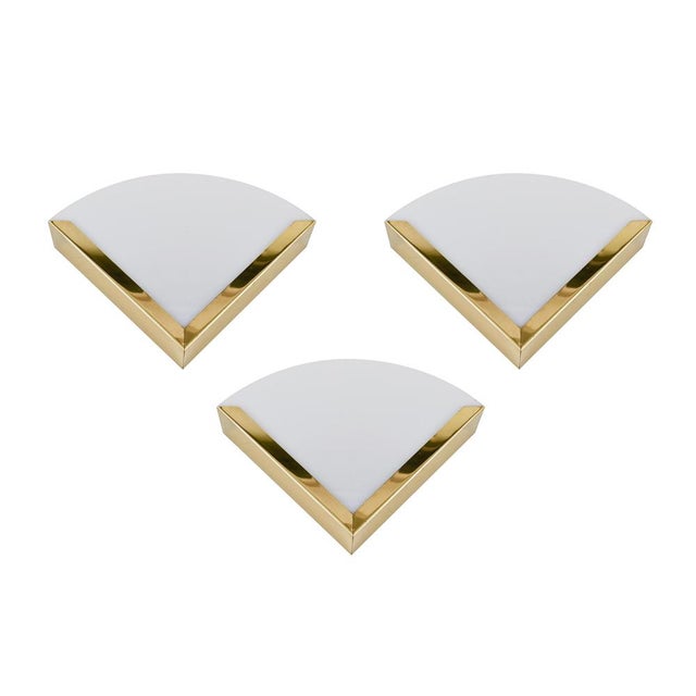Italian Triangular Sconce in Brass and White Acrylic Glass, 1970s For Sale - Image 17 of 18