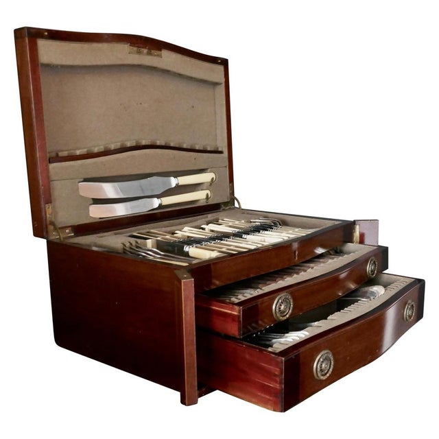 Edwardian Inlaid Mahogany Serpentine Wellington Cutlery Canteen from Francis Newton, 1900s, Set of 79 For Sale - Image 13 of 13