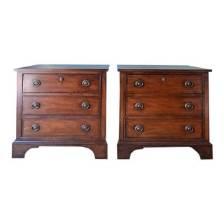 1990s A Pair of Mahogany Nightstands / Chest of Drawers by Henredon For Sale