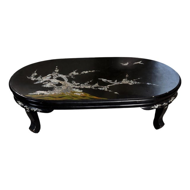 Vintage Chinese Black Lacquer Oval Coffee Table – Mother of Pearl Inlay Chinoiserie For Sale