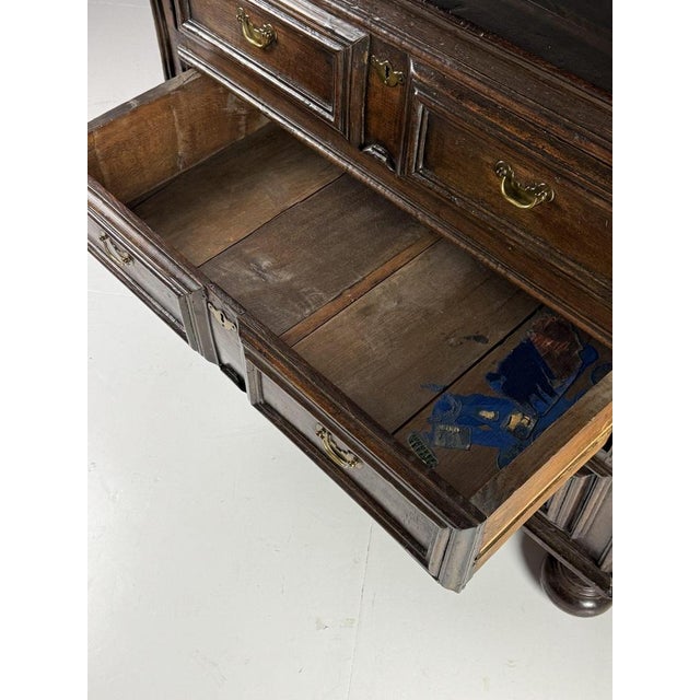 English Chest of Drawers in Oak, 1600s For Sale - Image 5 of 18