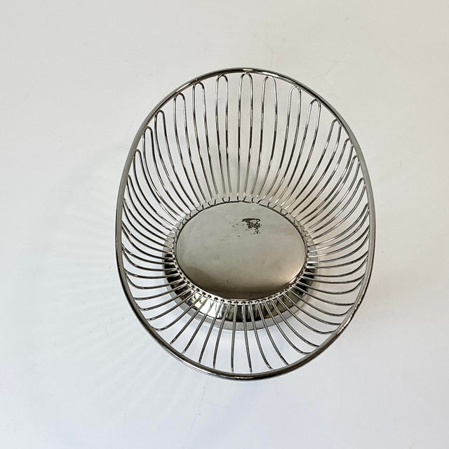 Silver 1970s Vintage Hollywood Regency Boho Chic Silverplate Wire Bread Basket Serving Piece For Sale - Image 8 of 11