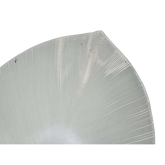 "Leaf" bowl Tyra Lundgren Venini, 1950 White glass "filigrana mazza" Presented for the first time at the 1938 Venice...